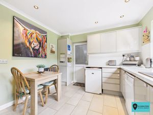 Kitchen/Breakfast Room- click for photo gallery